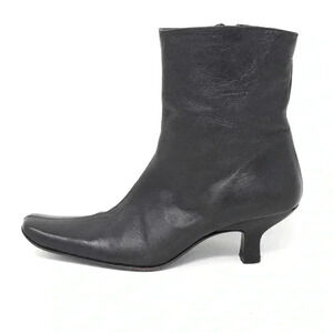 90s Black Low Heel Boot Size 35EU